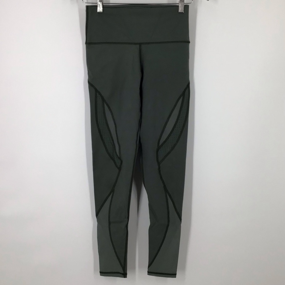 Aerie Women’s chill play move leggings. Size medium
